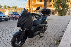 XMAX 125 BLACK