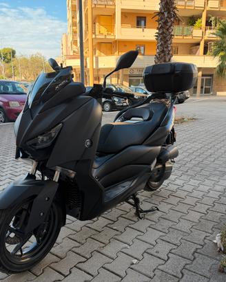 XMAX 125 BLACK