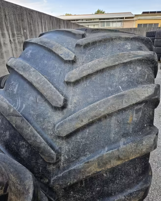Gomme trebbia 1050/50 R 32 184A8/B MICHELIN usate
