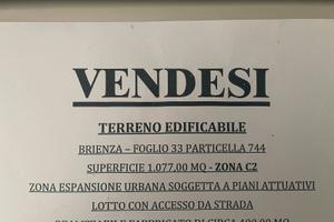 Vendesi terreno edificabile 1.077 mq zona c2