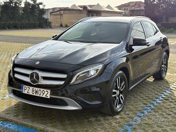MERCEDES GLA 220 CDI 2015 Automatic 4Matic Premium