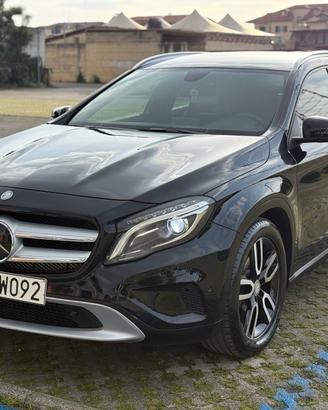 MERCEDES GLA 220 CDI 2015 Automatic 4Matic Premium