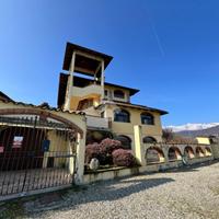 MONOLOCALE A PARELLA