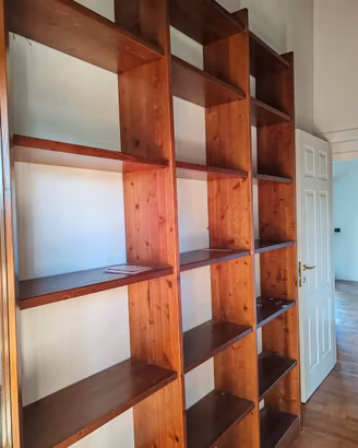 Libreria in legno massello