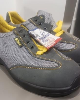 SCARPE ANTIFORTUNISTICHE N 40