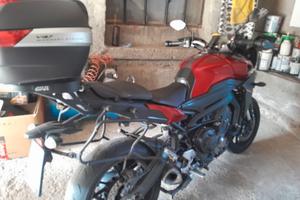 Tacer 900 turismo con valige rigide