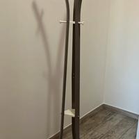 Attaccapanni da terra