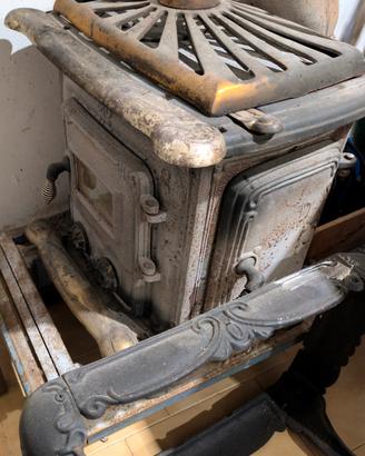 Stufa a legna vintage in ghisa "Parlor Stove"