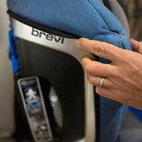 Seggiolino auto con base Isofix marca BREVI