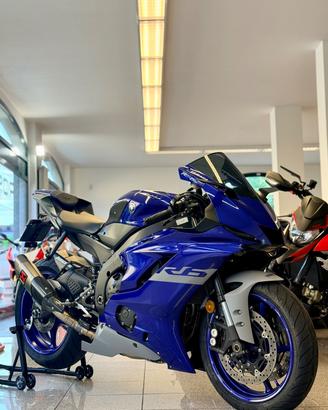 YAMAHA YZF R6 AKRAPOVIC FINANZIABILE 2020