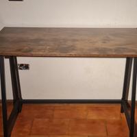 scrivania stile industriale