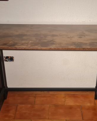 scrivania stile industriale