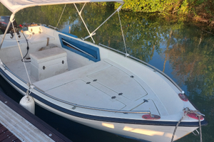 Barca 4.7m con motore 15cv 4t