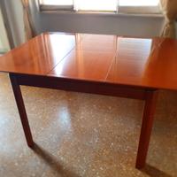 Tavolo estensibile in legno di ciliegio - usato