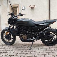 HUSQVARNA SVARTPILEN 701