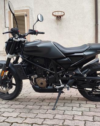 HUSQVARNA SVARTPILEN 701