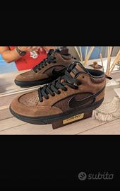 Scarpe nike marroni e nere