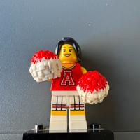 Lego Minifigure cheerleader rossa