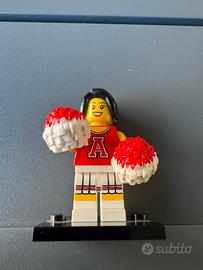 Lego Minifigure cheerleader rossa