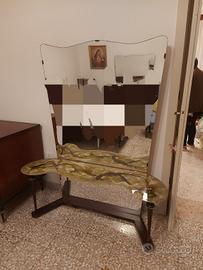 Due Comodini uguali e grande specchio