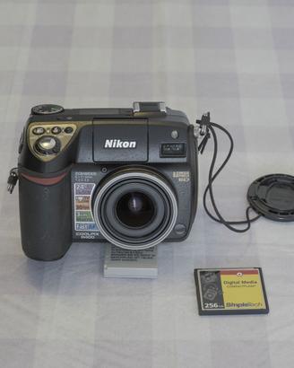 Nikon 8400