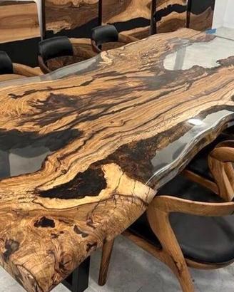 tavolo in legno di ulivo e resina