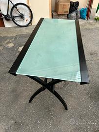 Tavolo in vetro
