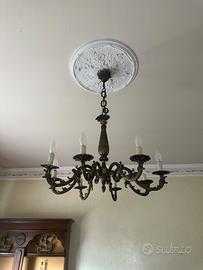 Grande lampadario classico a 6 bracci