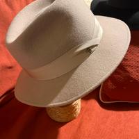 Cappello feltro di lana