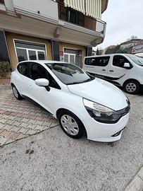 RENAULT CLIO 1.2 BENZ 5P NEOPATENTATI