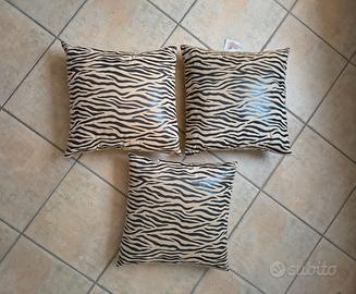 Set di tre cuscini 40x40 completi con imbottitura,