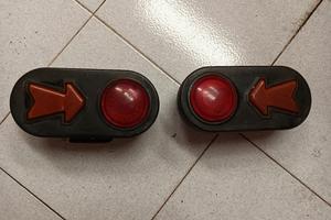 fari posteriori auto o camion d'epoca 