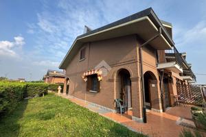 VILLA A SCHIERA A RIVALTA DI TORINO