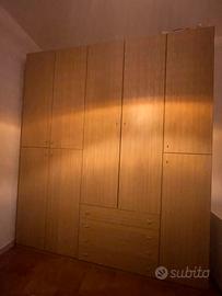 Armadio in legno