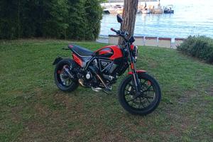 ducati scambler fultrotter anno 2024