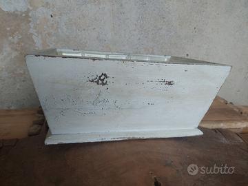Cassetta shabby chic bianca