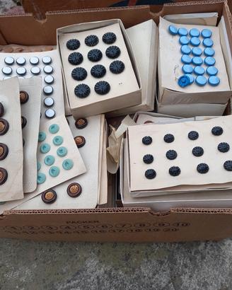 Migliaia di bottoni vintage 