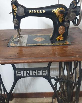 Macchina da cucire Singer completa