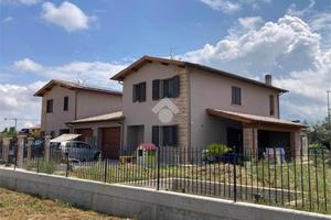 PORZIONE DI BIFAMILIARE A DERUTA