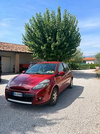 clio renault rossa