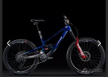 la pierre spicy cf team 2025