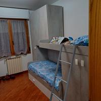 camera per ragazzi 3 letti con armadio 