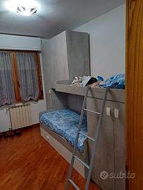 camera per ragazzi 3 letti con armadio 