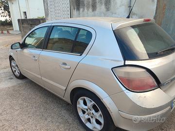  ricambi o macchina completa Opel Astra h 1.7
