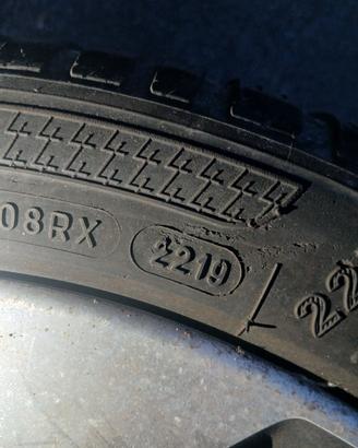  cerchi  con gomme da 17 '