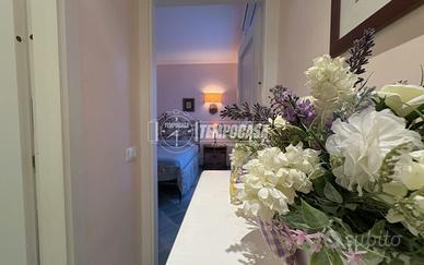 BILOCALE SUL LUNGOMARE