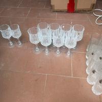 Set di bicchieri in vetro lavorato