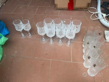 Set di bicchieri in vetro lavorato