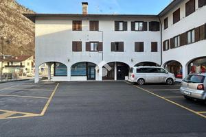 4 LOCALI A VILLA SANTINA