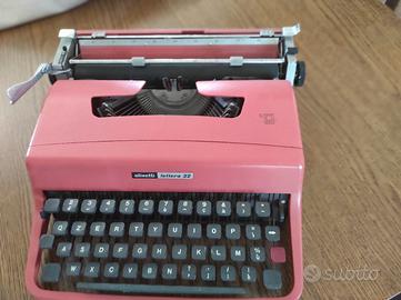 macchina da scrivere Olivetti 